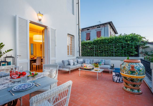 Villa in Lucca - Villa Buonamici, a Luxury Villa with Pool in a walking distance from Lucca Villa in Lucca - Villa Buonamici, a Luxury Villa with Pool in a walking distance from Lucca