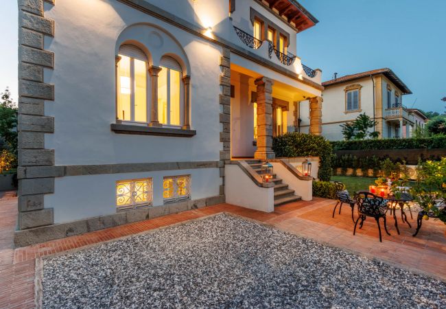 Villa in Lucca - Villa Buonamici, a Luxury Villa with Pool in a walking distance from Lucca Villa in Lucca - Villa Buonamici, a Luxury Villa with Pool in a walking distance from Lucca