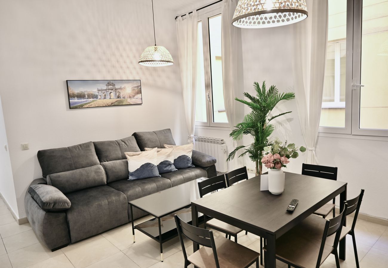 Ferienwohnung in Madrid - Céntrico apartamento en la Calle Infantas