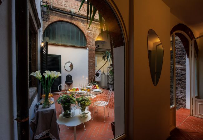 Ferienwohnung in Lucca - Casa Al Dipinto, an Apartment with Garden Ferienwohnung in Lucca - Casa Al Dipinto, an Apartment with Garden