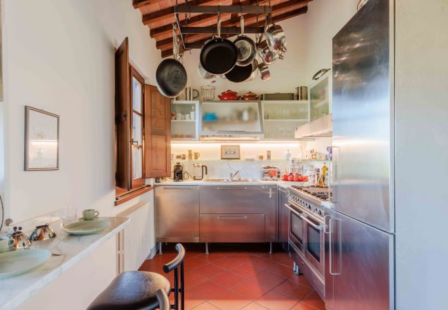 Villa in Lucca - Villa Debby, 2 bedrooms Farmhouse with Pool on the Hills of Lucca Villa in Lucca - Villa Debby, 2 bedrooms Farmhouse with Pool on the Hills of Lucca