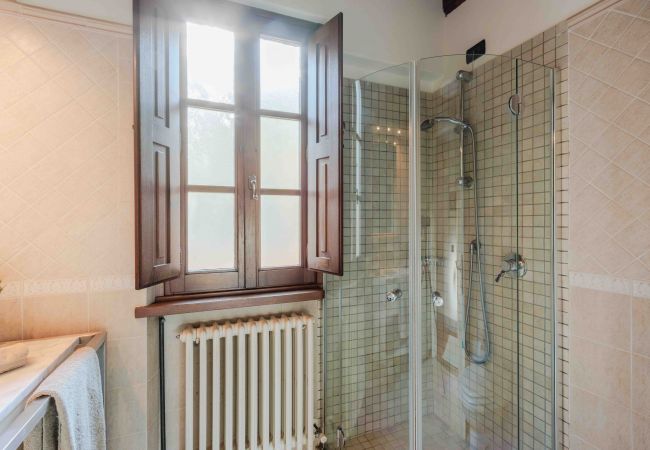 Villa in Lucca - Villa Debby, 2 bedrooms Farmhouse with Pool on the Hills of Lucca Villa in Lucca - Villa Debby, 2 bedrooms Farmhouse with Pool on the Hills of Lucca