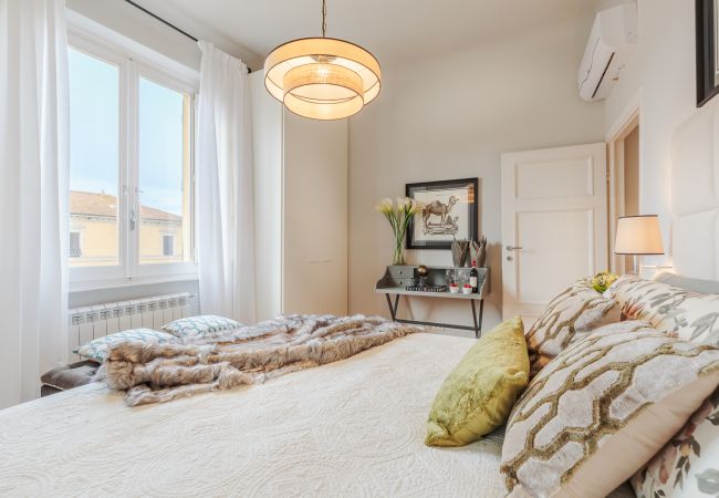 Ferienwohnung in Lucca - A Fresh Modern Penthouse inside the Walls of Lucca Ferienwohnung in Lucca - A Fresh Modern Penthouse inside the Walls of Lucca