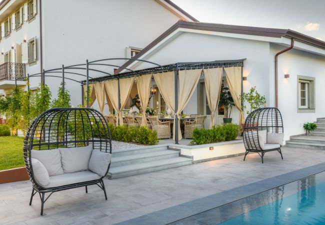 Villa in Segromigno in Monte - Luxury 7 Bedrooms Villa with Pool, SPA and Limitless Views Villa in Segromigno in Monte - Luxury 7 Bedrooms Villa with Pool, SPA and Limitless Views