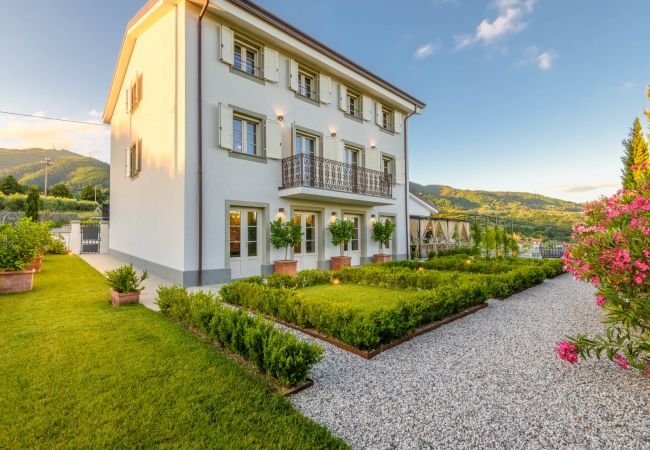 Villa in Segromigno in Monte - Luxury 7 Bedrooms Villa with Pool, SPA and Limitless Views Villa in Segromigno in Monte - Luxury 7 Bedrooms Villa with Pool, SPA and Limitless Views