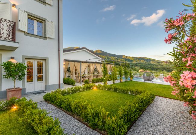 Villa in Segromigno in Monte - Luxury 7 Bedrooms Villa with Pool, SPA and Limitless Views Villa in Segromigno in Monte - Luxury 7 Bedrooms Villa with Pool, SPA and Limitless Views