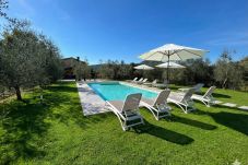 Villa in Lucca - Villa Amore, a Romantic Hilltop Farmhouse in Lucca