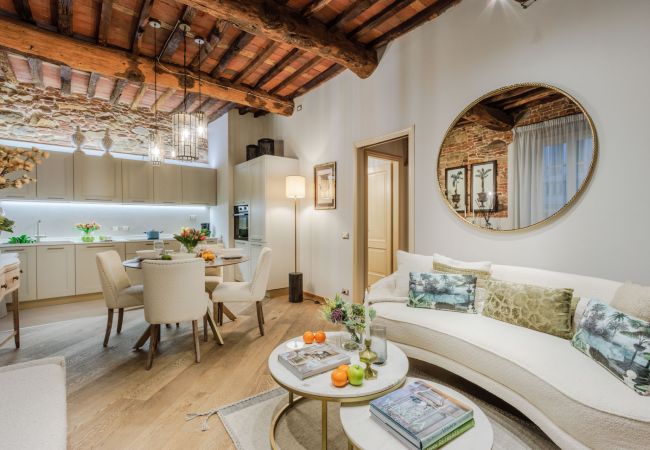  in Lucca - Convenient First Floor 2 Bedrooms Apartment With WiFi 