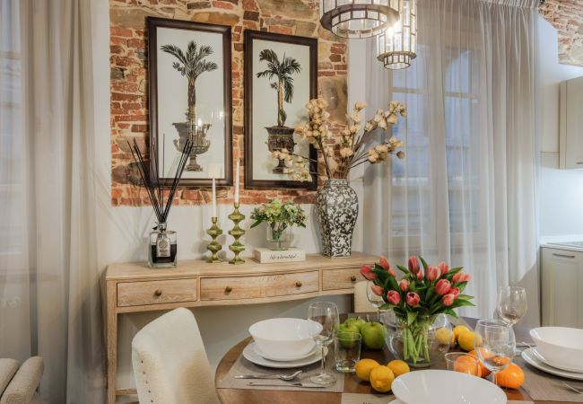 Ferienwohnung in Lucca - Convenient First Floor 2 Bedrooms Apartment With WiFi  Ferienwohnung in Lucca - Convenient First Floor 2 Bedrooms Apartment With WiFi