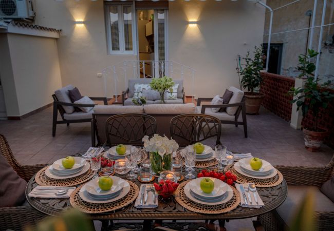 Ferienwohnung in Lucca - Modern 3 Bedrooms Apartment with Terrace inside the Walls of Lucca Ferienwohnung in Lucca - Modern 3 Bedrooms Apartment with Terrace inside the Walls of Lucca