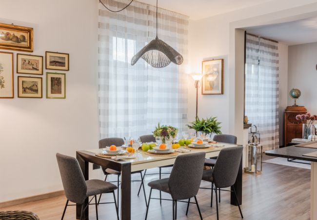 Ferienwohnung in Lucca - Modern 3 Bedrooms Apartment with Terrace inside the Walls of Lucca Ferienwohnung in Lucca - Modern 3 Bedrooms Apartment with Terrace inside the Walls of Lucca