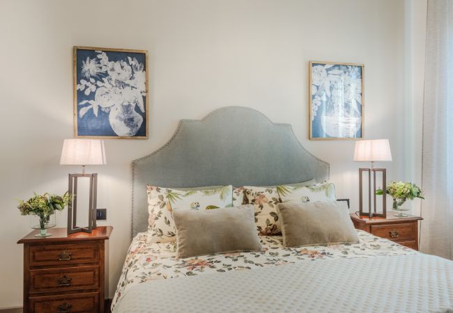 Ferienwohnung in Lucca - Modern 3 Bedrooms Apartment with Terrace inside the Walls of Lucca Ferienwohnung in Lucca - Modern 3 Bedrooms Apartment with Terrace inside the Walls of Lucca