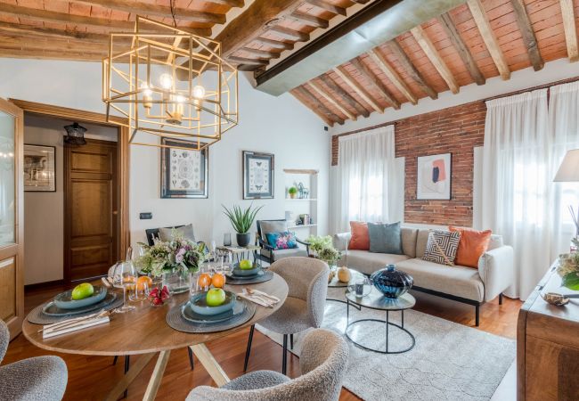 Ferienwohnung in Lucca - Dorina Penthouse 2 bedrooms 2 bathrooms inside the Lucca Walls Ferienwohnung in Lucca - Dorina Penthouse 2 bedrooms 2 bathrooms inside the Lucca Walls