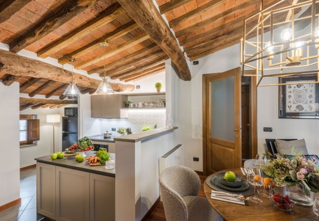 Ferienwohnung in Lucca - Dorina Penthouse 2 bedrooms 2 bathrooms inside the Lucca Walls Ferienwohnung in Lucca - Dorina Penthouse 2 bedrooms 2 bathrooms inside the Lucca Walls