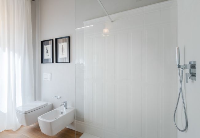 Ferienwohnung in Lucca - Luxurious Modern Apartment in the Heart of Historic Lucca Ferienwohnung in Lucca - Luxurious Modern Apartment in the Heart of Historic Lucca