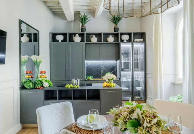 Ferienwohnung in Lucca - Luxurious Modern Apartment in the Heart of Historic Lucca Ferienwohnung in Lucca - Luxurious Modern Apartment in the Heart of Historic Lucca