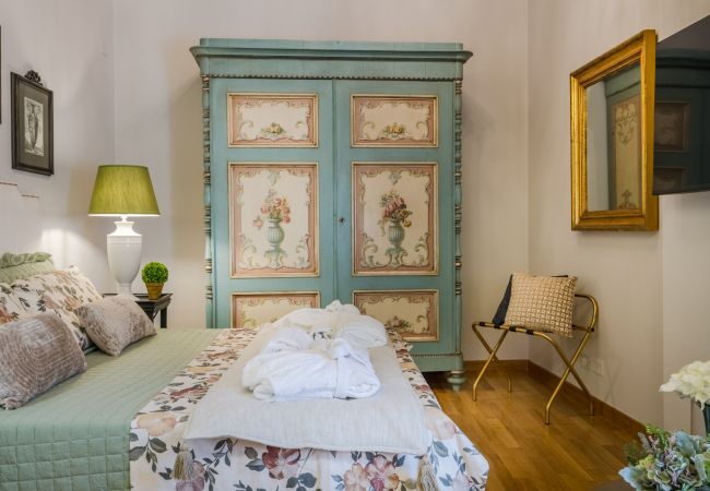 Ferienwohnung in Lucca - Timeless Elegance: A Historic Retreat in Lucca's Art District Ferienwohnung in Lucca - Timeless Elegance: A Historic Retreat in Lucca's Art District