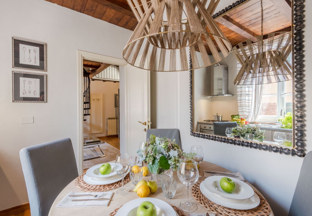 Ferienwohnung in Lucca - Timeless Elegance: A Historic Retreat in Lucca's Art District Ferienwohnung in Lucca - Timeless Elegance: A Historic Retreat in Lucca's Art District