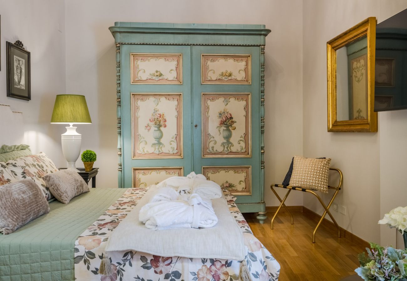 Ferienwohnung in Lucca - Timeless Elegance: A Historic Retreat in Lucca's Art District Ferienwohnung in Lucca - Timeless Elegance: A Historic Retreat in Lucca's Art District