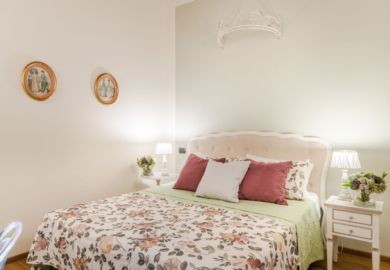 Ferienwohnung in Lucca - Smart 2 Bedrooms Apartment close to Bus Terminal Ferienwohnung in Lucca - Smart 2 Bedrooms Apartment close to Bus Terminal