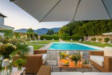 Villa in Capannori - Air Conditioned 10 Bedrooms Luxury Villa and Pool in Lucca