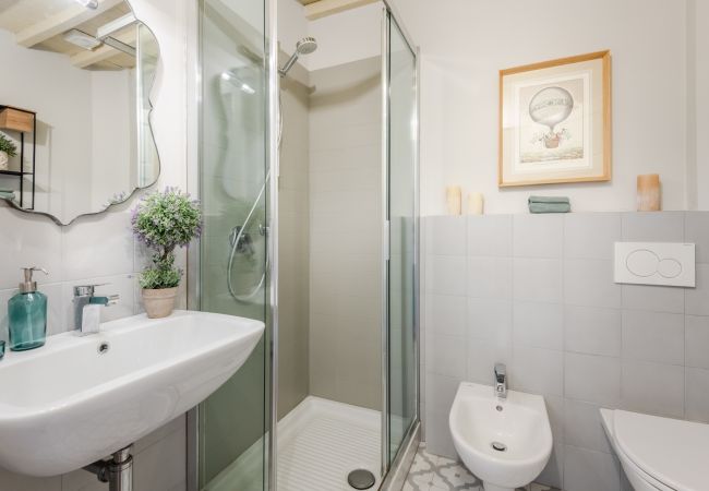 Ferienwohnung in Montecarlo - Contemporary 2 Bedrooms Apartment in Montecarlo Ferienwohnung in Montecarlo - Contemporary 2 Bedrooms Apartment in Montecarlo