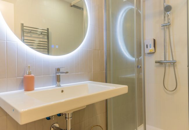 Studio in Madrid - Liria: Un Espacio de Elegancia y Confort en el Corazón de la Ciudad Studio in Madrid - Liria: Un Espacio de Elegancia y Confort en el Corazón de la Ciudad