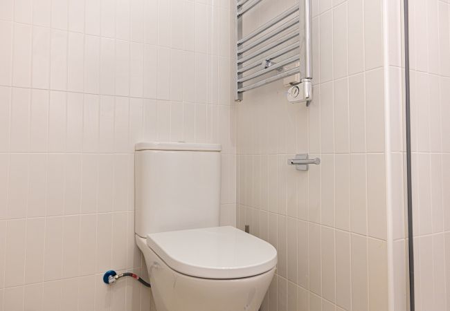 Studio in Madrid - El Capricho: Tu Refugio en Madrid con Encanto y Tranquilidad Studio in Madrid - El Capricho: Tu Refugio en Madrid con Encanto y Tranquilidad