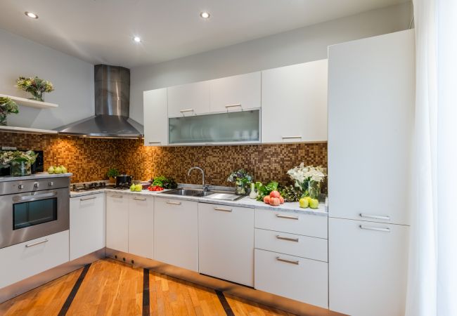 Ferienwohnung in Lucca - The City Terrace Apartment: smart 2 bedrooms in Lucca Ferienwohnung in Lucca - The City Terrace Apartment: smart 2 bedrooms in Lucca