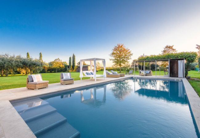 Villa in Villa Campanile - Contemporary Farmhouse with Pool in Villa Campanile Villa in Villa Campanile - Contemporary Farmhouse with Pool in Villa Campanile