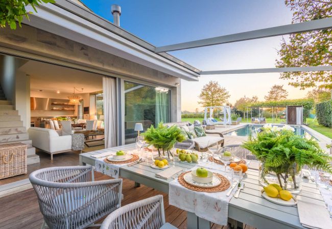 Villa in Villa Campanile - Contemporary Farmhouse with Pool in Villa Campanile Villa in Villa Campanile - Contemporary Farmhouse with Pool in Villa Campanile