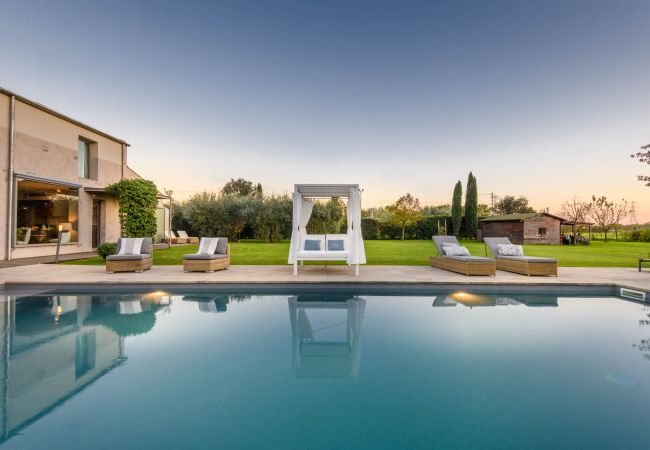 Villa in Villa Campanile - Contemporary Farmhouse with Pool in Villa Campanile Villa in Villa Campanile - Contemporary Farmhouse with Pool in Villa Campanile