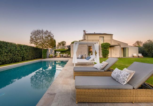 Villa in Villa Campanile - Contemporary Farmhouse with Pool in Villa Campanile Villa in Villa Campanile - Contemporary Farmhouse with Pool in Villa Campanile