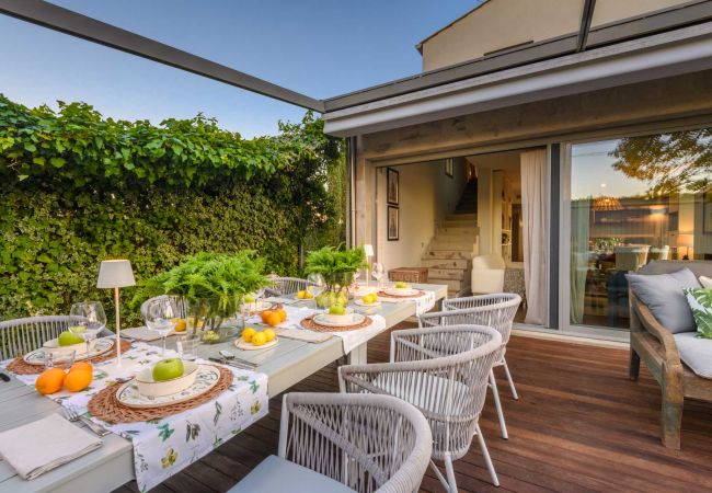 Villa in Villa Campanile - Contemporary Farmhouse with Pool in Villa Campanile Villa in Villa Campanile - Contemporary Farmhouse with Pool in Villa Campanile
