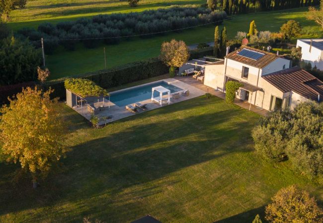 Villa in Villa Campanile - Contemporary Farmhouse with Pool in Villa Campanile Villa in Villa Campanile - Contemporary Farmhouse with Pool in Villa Campanile