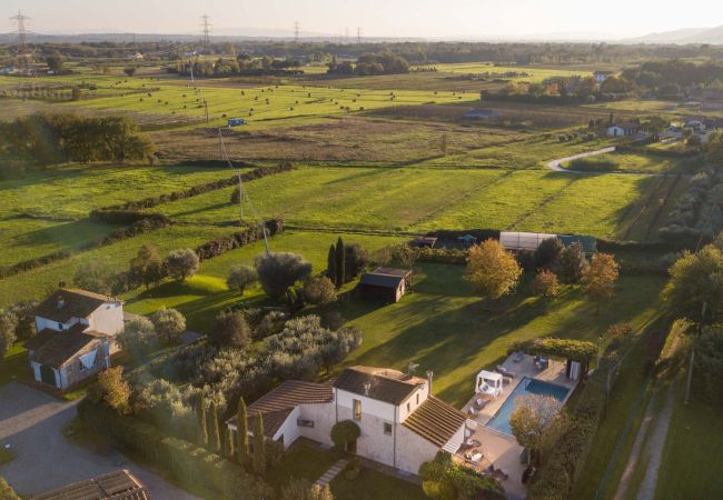 Villa in Villa Campanile - Contemporary Farmhouse with Pool in Villa Campanile Villa in Villa Campanile - Contemporary Farmhouse with Pool in Villa Campanile