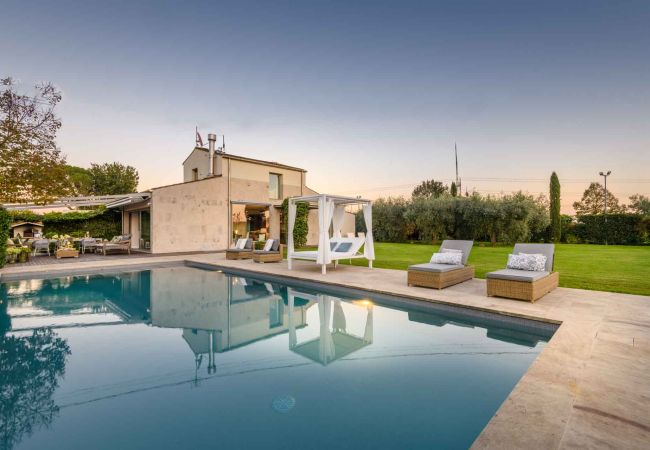 Villa in Villa Campanile - Contemporary Farmhouse with Pool in Villa Campanile Villa in Villa Campanile - Contemporary Farmhouse with Pool in Villa Campanile