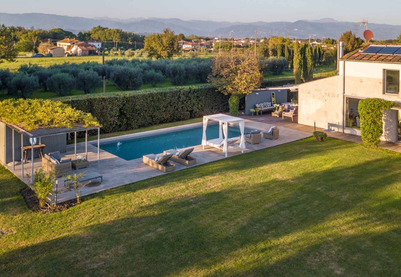 Villa in Villa Campanile - Contemporary Farmhouse with Pool in Villa Campanile Villa in Villa Campanile - Contemporary Farmhouse with Pool in Villa Campanile