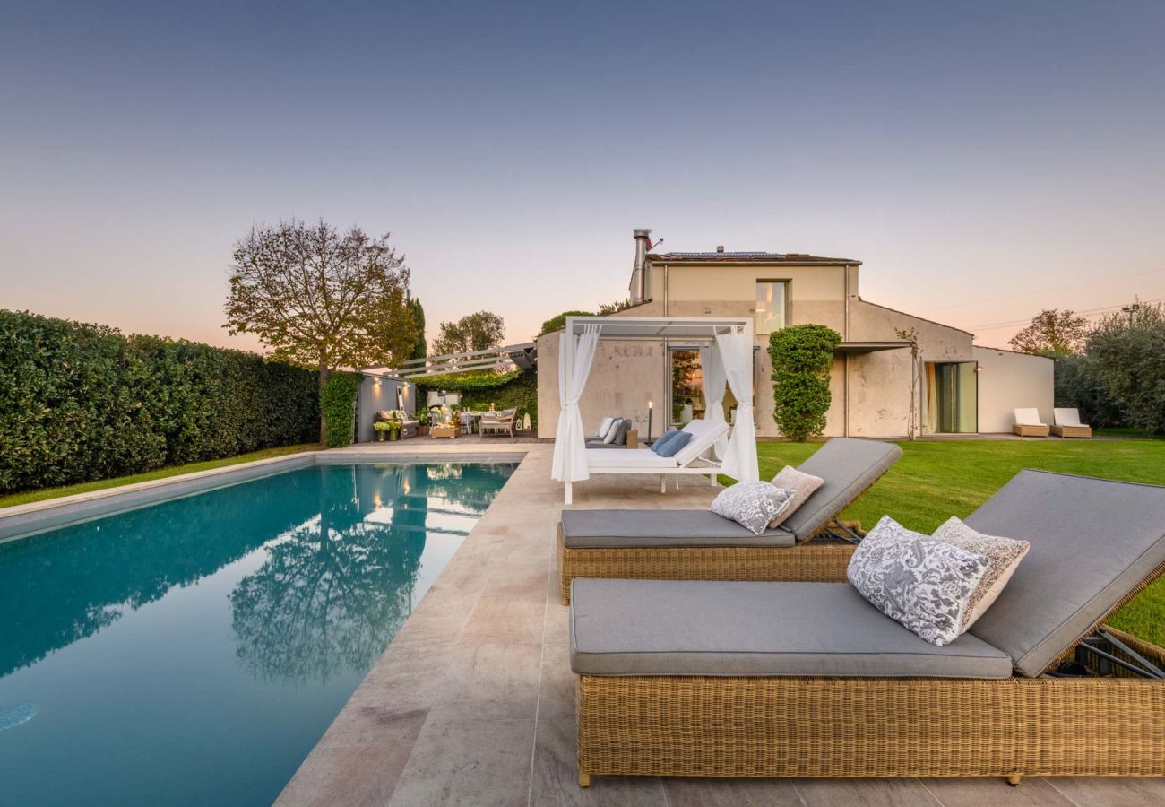 Villa in Villa Campanile - Contemporary Farmhouse with Pool in Villa Campanile Villa in Villa Campanile - Contemporary Farmhouse with Pool in Villa Campanile