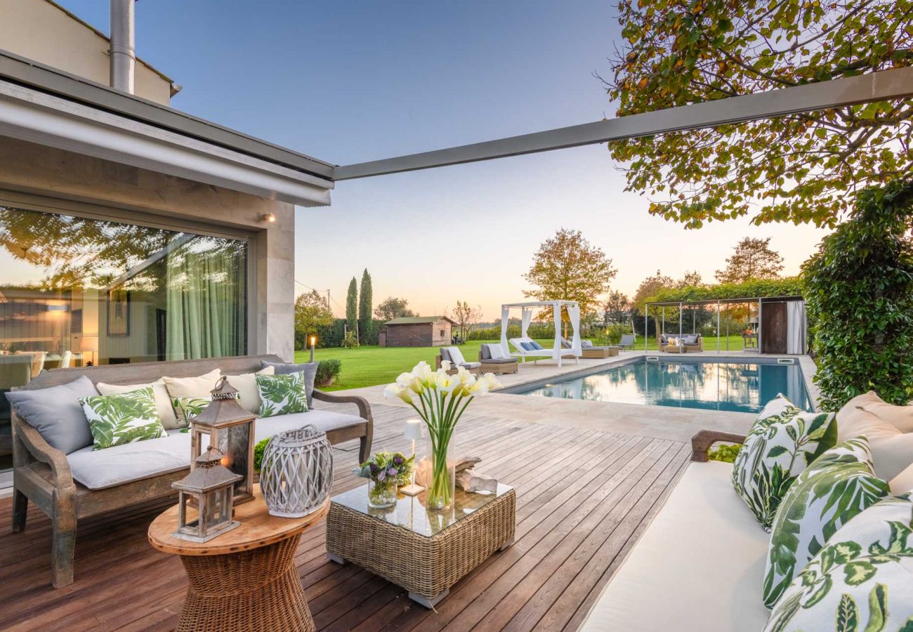 Villa in Villa Campanile - Contemporary Farmhouse with Pool in Villa Campanile Villa in Villa Campanile - Contemporary Farmhouse with Pool in Villa Campanile