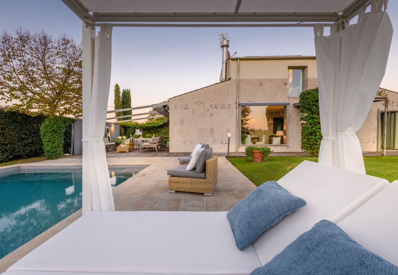 Villa in Villa Campanile - Contemporary Farmhouse with Pool in Villa Campanile Villa in Villa Campanile - Contemporary Farmhouse with Pool in Villa Campanile