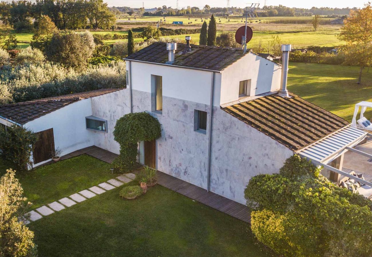 Villa in Villa Campanile - Contemporary Farmhouse with Pool in Villa Campanile Villa in Villa Campanile - Contemporary Farmhouse with Pool in Villa Campanile