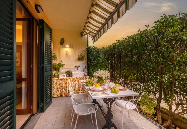 Ferienwohnung in Lucca - Smart Apartment with Outdoor and Private Parking Ferienwohnung in Lucca - Smart Apartment with Outdoor and Private Parking