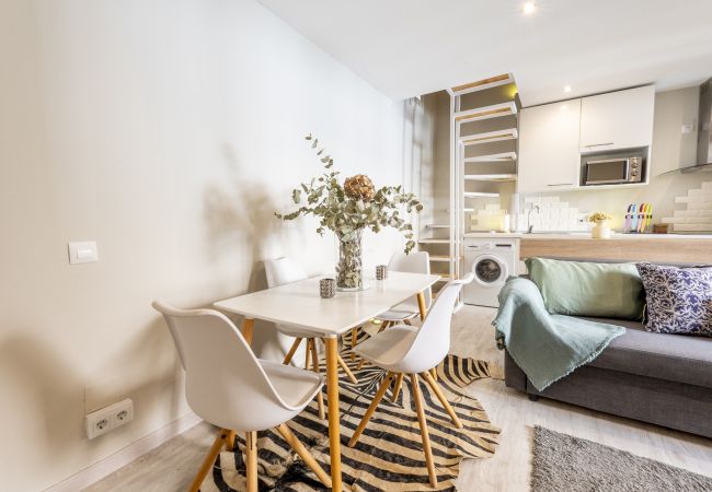 Ferienwohnung in Madrid - Dúplex con encanto en Chamberí : Comodidad y diseño en dos niveles .Temporal  Ferienwohnung in Madrid - Dúplex con encanto en Chamberí : Comodidad y diseño en dos niveles .Temporal