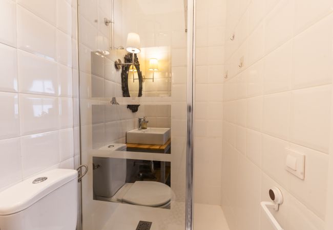 Ferienwohnung in Madrid - Dúplex con encanto en Chamberí : Comodidad y diseño en dos niveles .Temporal  Ferienwohnung in Madrid - Dúplex con encanto en Chamberí : Comodidad y diseño en dos niveles .Temporal