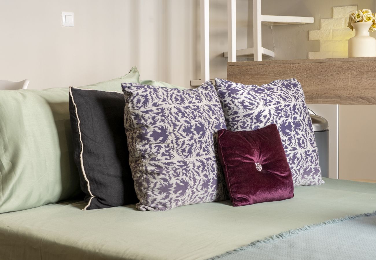 Ferienwohnung in Madrid - Dúplex con encanto en Chamberí : Comodidad y diseño en dos niveles .Temporal  Ferienwohnung in Madrid - Dúplex con encanto en Chamberí : Comodidad y diseño en dos niveles .Temporal