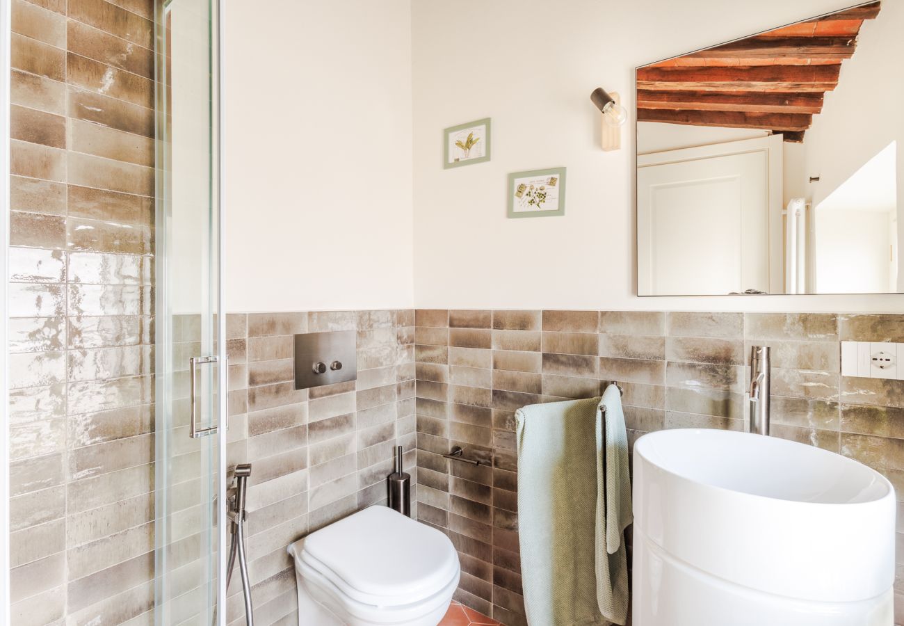 Ferienwohnung in Lucca - Historic and Contemporary 3 Bedrooms inside Lucca Ferienwohnung in Lucca - Historic and Contemporary 3 Bedrooms inside Lucca