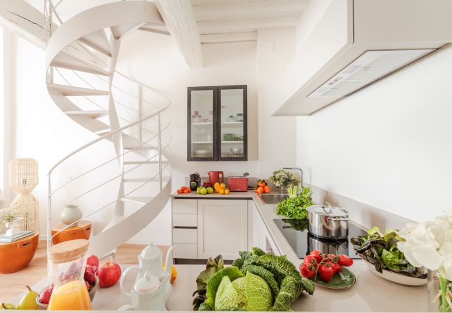 Ferienwohnung in Lucca - 2 Bedrooms Apartment with Elevator in a Smart Location Ferienwohnung in Lucca - 2 Bedrooms Apartment with Elevator in a Smart Location