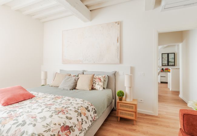 Ferienwohnung in Lucca - 2 Bedrooms Apartment with Elevator in a Smart Location Ferienwohnung in Lucca - 2 Bedrooms Apartment with Elevator in a Smart Location