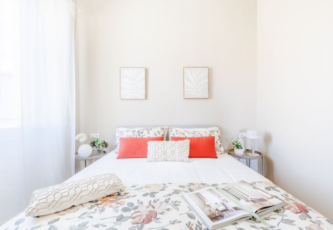 Ferienwohnung in Lucca - The White Lotus Penthouse, Modern Flat with Elevator Ferienwohnung in Lucca - The White Lotus Penthouse, Modern Flat with Elevator